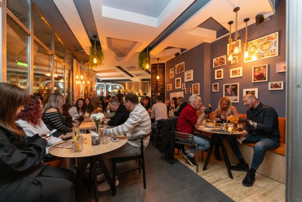 Nakla — Interior photo